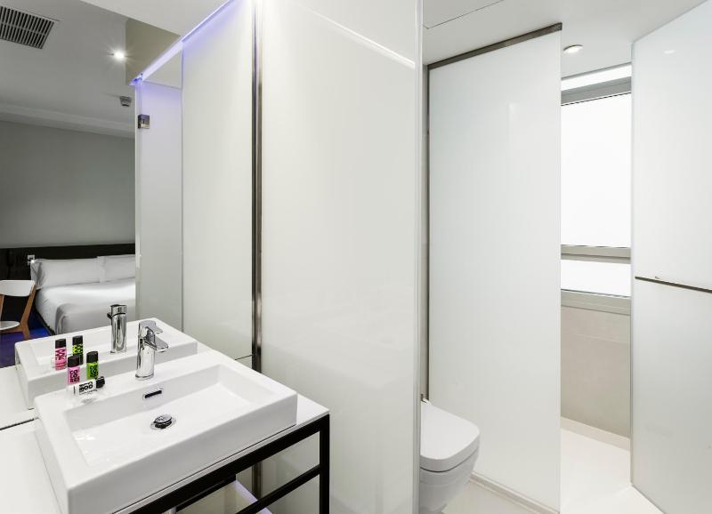 Single Premium image 3