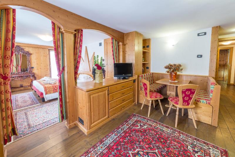 Deluxe Junior Suite image 3