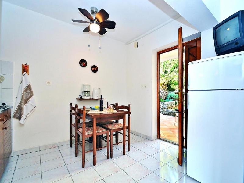 Apartment image 3