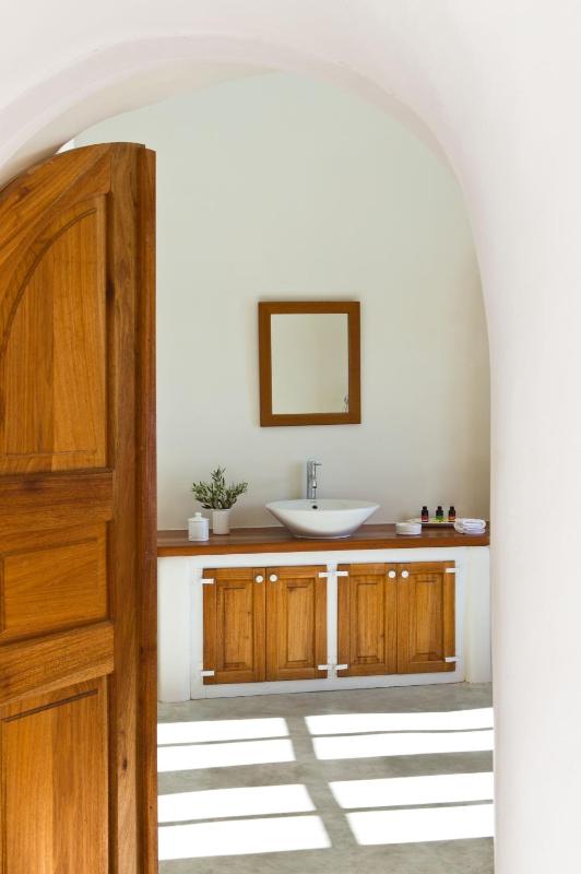 New Perivolas Suite with Private Pool  image 2