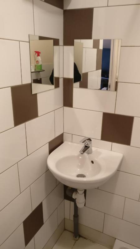Single Room with Shower image 2