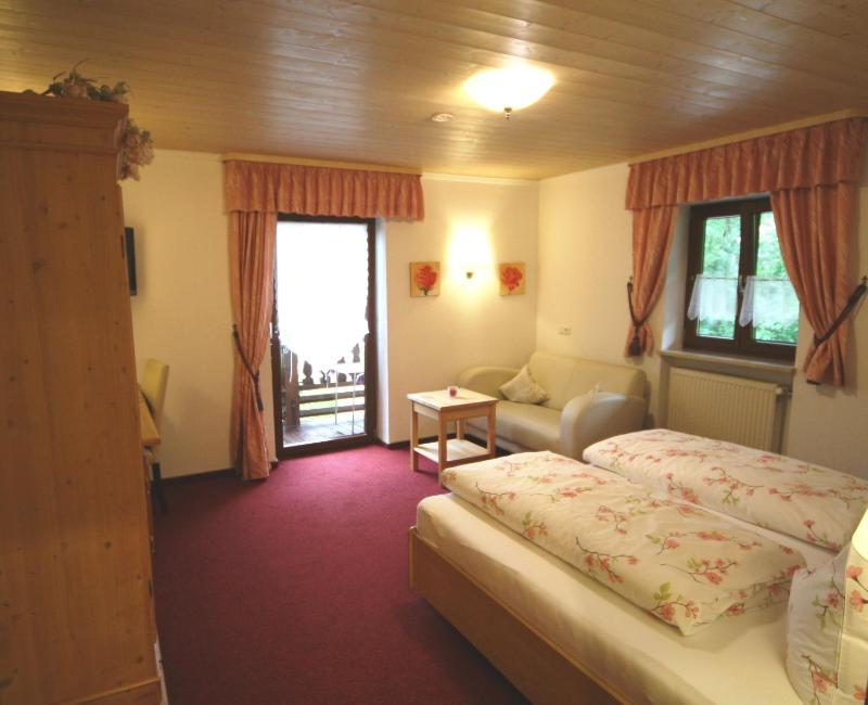 One-Bedroom Suite image 2