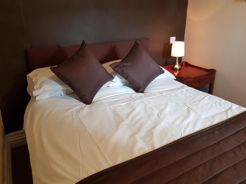 Double Room image 1