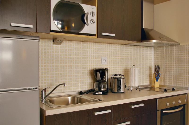 Two-Bedroom Apartment with Standard View image 1