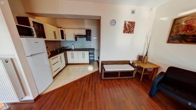 Three-Bedroom Apartment with Jacuzzi, Terrace and Garden image 3