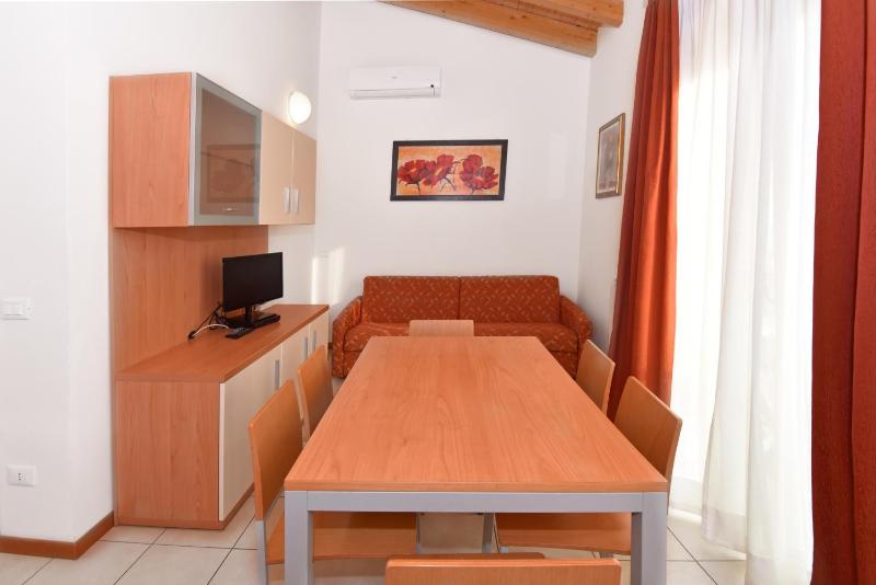 Two-Bedroom Apartment with Partial Sea View (5 Adults) image 4