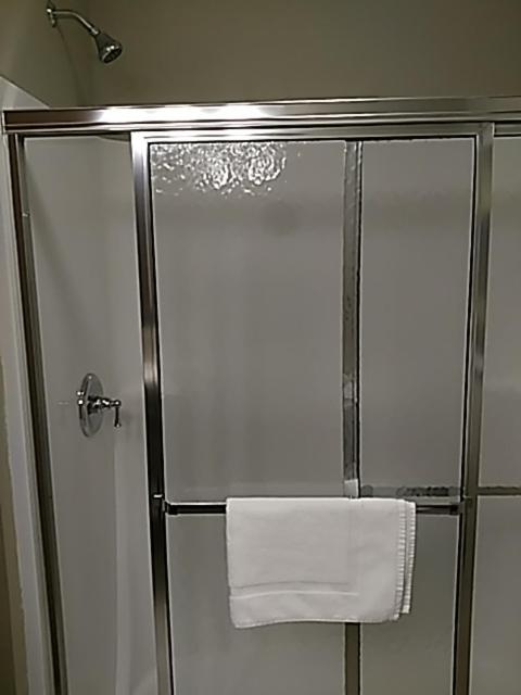 Deluxe King Room image 2