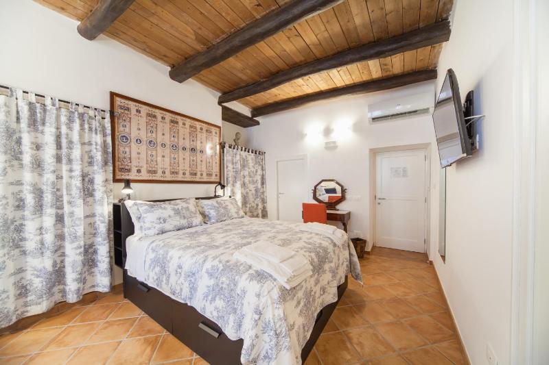 Superior Double Room image 4