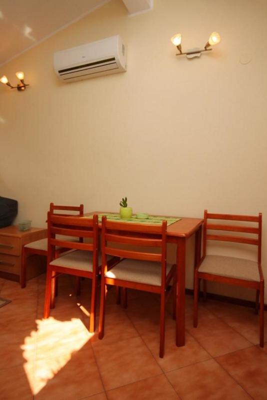 One-Bedroom Apartment with Terrace image 2