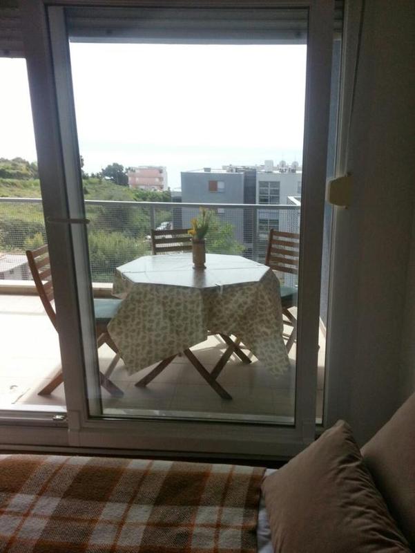 Studio with Balcony and Sea View image 3
