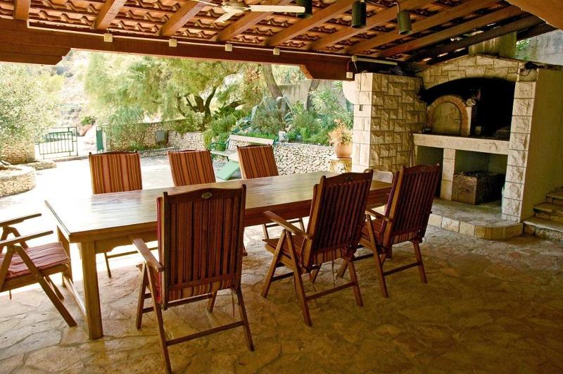 Apartment with Terrace and Sea View image 1