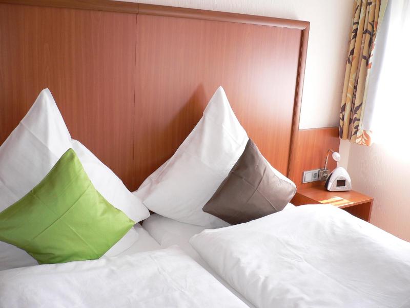 Double Room image 4