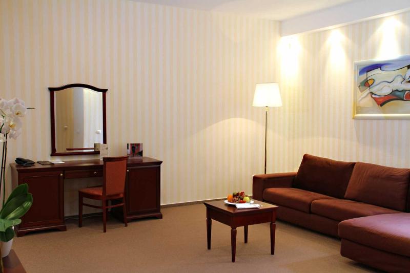 Apartment image 3