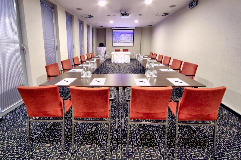 Roset Hotel & Residence - image 15
