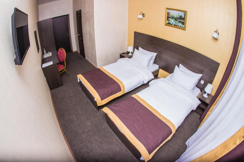 Twin Room image 3