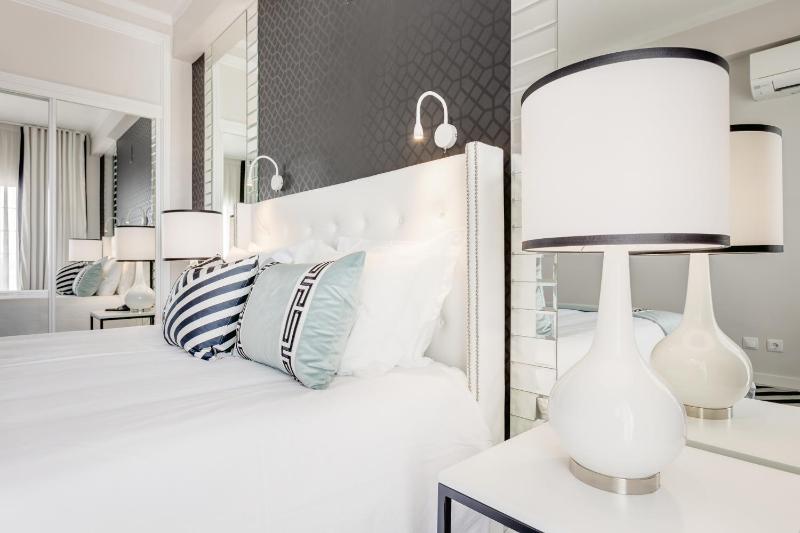 Double or Twin Room image 3