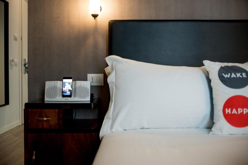 Up Hotel - image 31