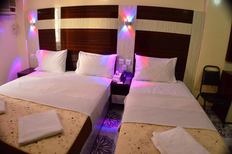 Superior Triple Room image 2