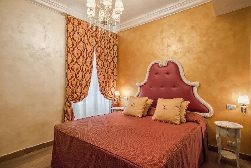 Economy Double Room image 3