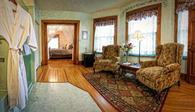 Holden House 1902 Bed & Breakfast Inn - image 15