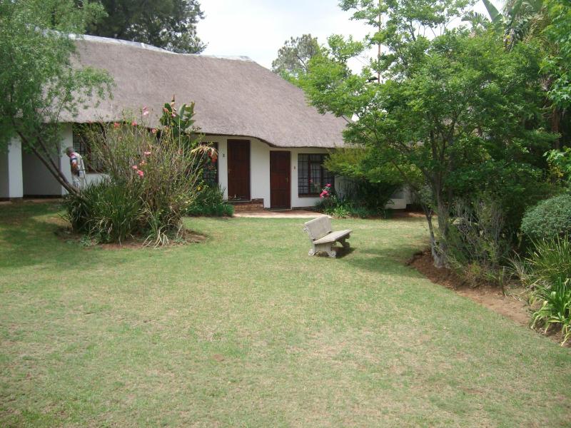 Oaktree Lodge Guest House - image 15