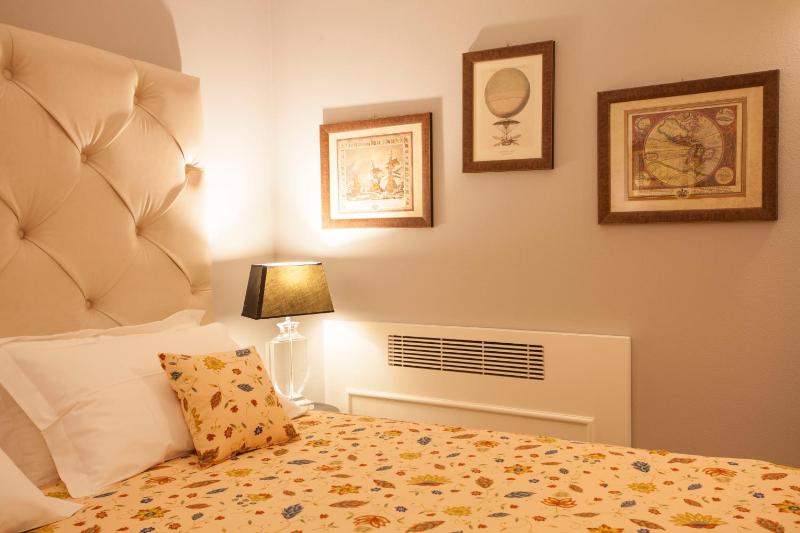 Standard Double Room image 3