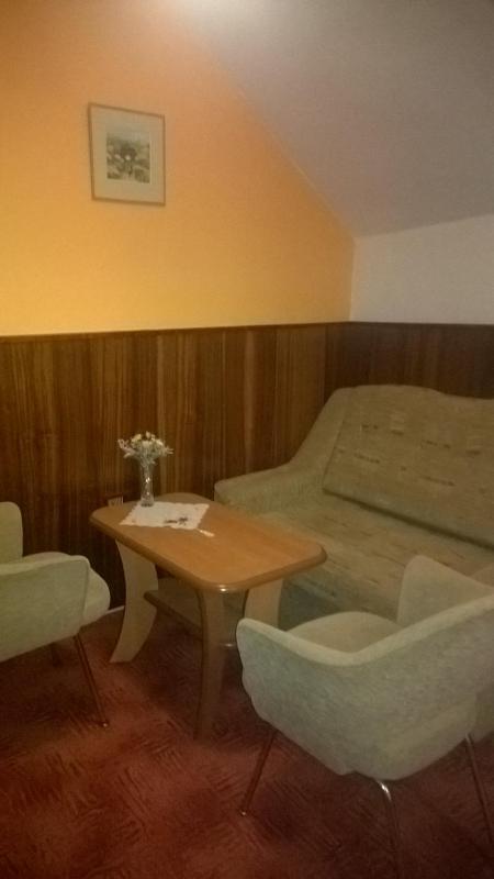 Triple Room with Shared Bathroom image 1