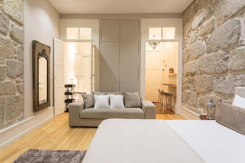 Ribeira Historic Apartments - image 13