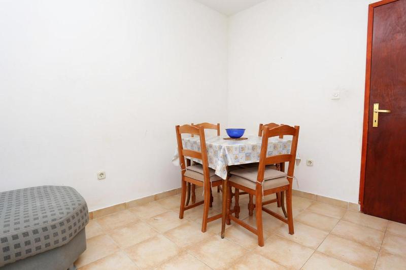 One-Bedroom Apartment with Terrace and Sea View image 1