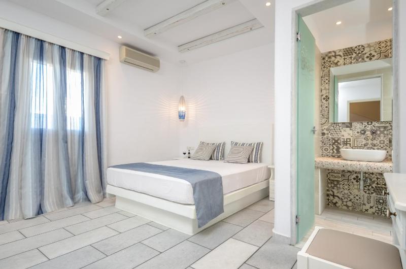 One-Bedroom Apartment image 2