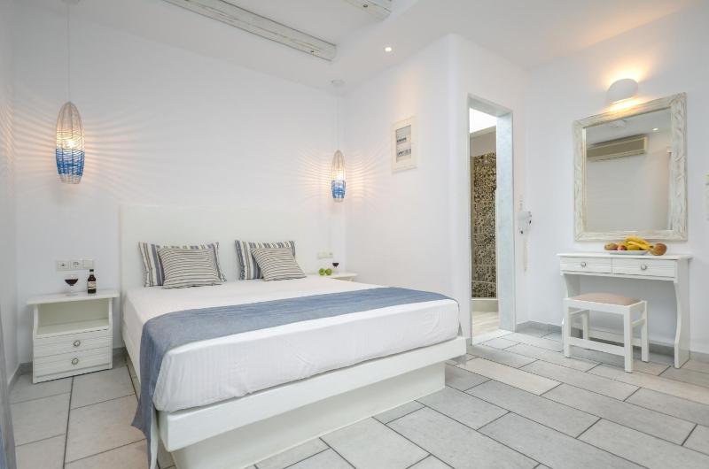One-Bedroom Apartment image 3