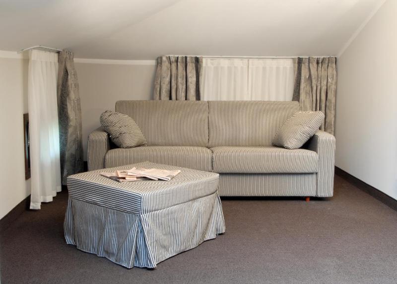 Quadruple Room - Attic image 1