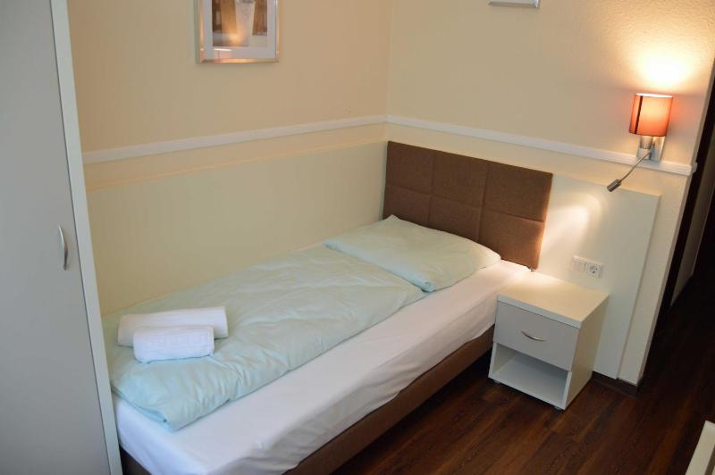 Standard Single Room image 1