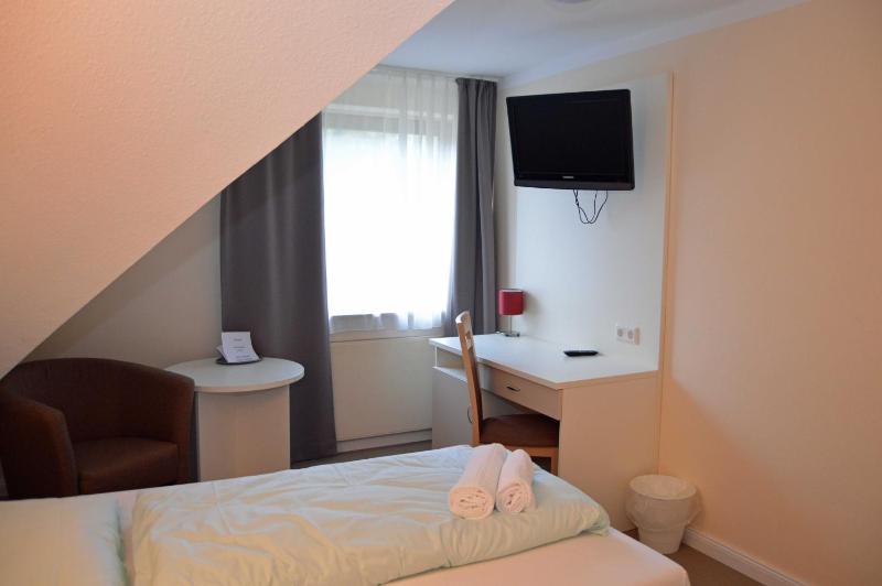 Deluxe Single Room image 1