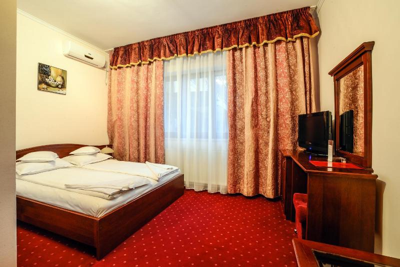 Standard Double or Twin Room image 3