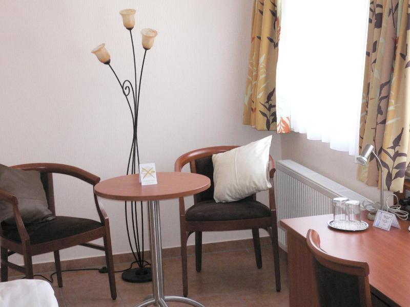 Double Room image 3
