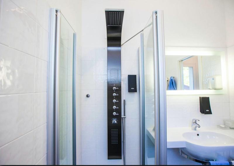 Superior Deluxe Double or Twin Room  image 3