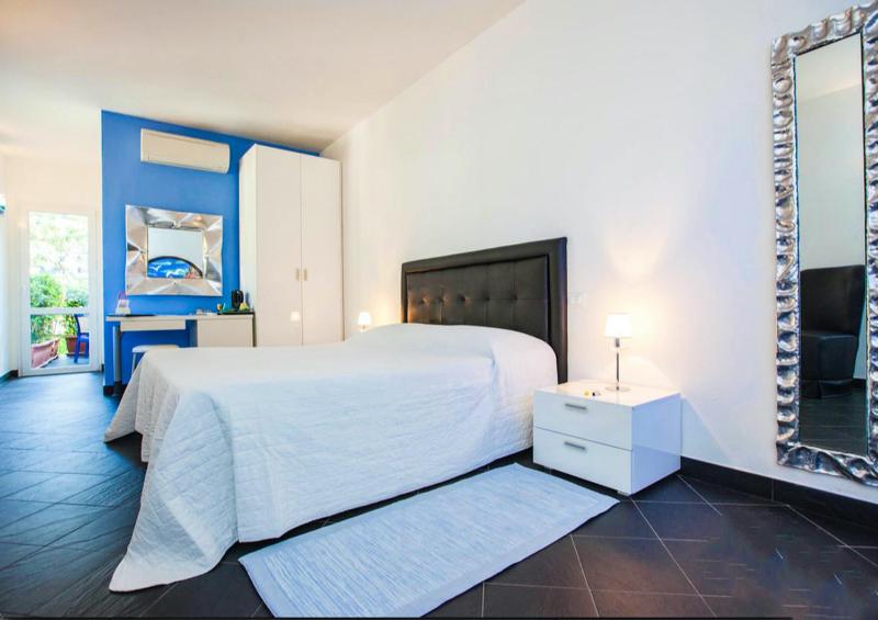 Superior Deluxe Double or Twin Room  image 4