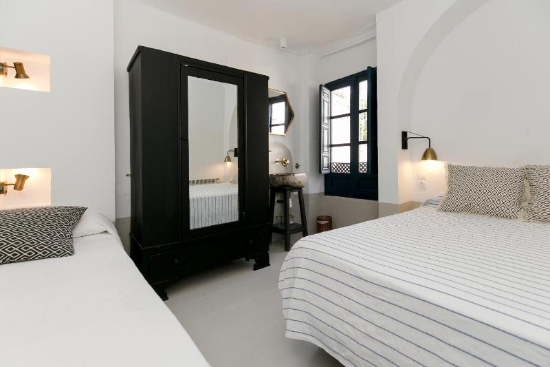 Family Room with Shared Bathroom image 2