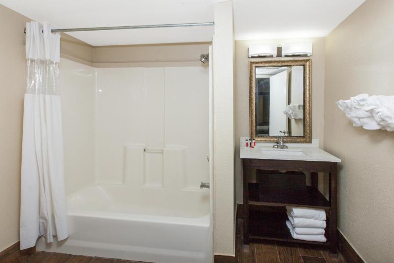 King Room - Non-Smoking image 2