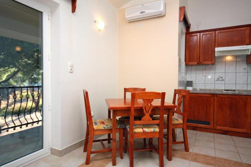 One-Bedroom Apartment with Terrace and Sea View image 2