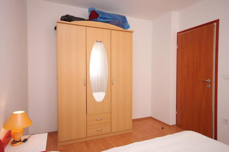 One-Bedroom Apartment with Terrace and Sea View image 3