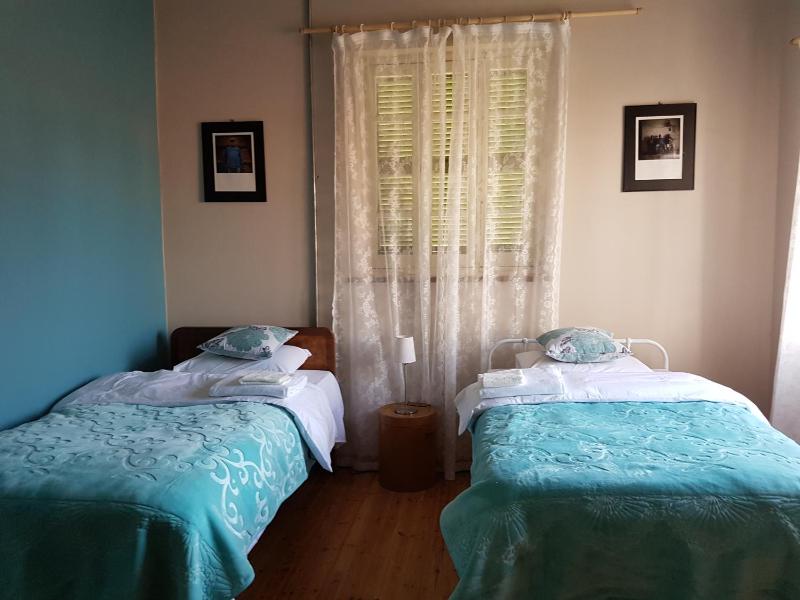 Twin Room image 2