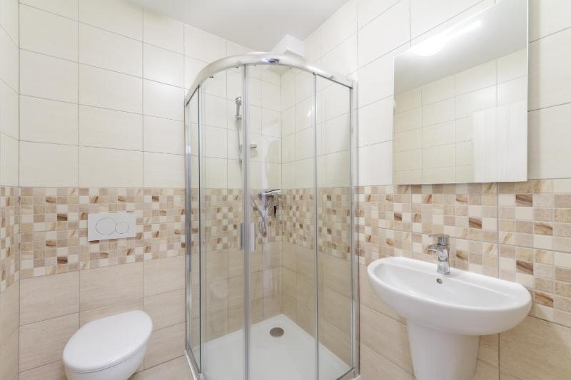 Quadruple Room with Garden View image 3
