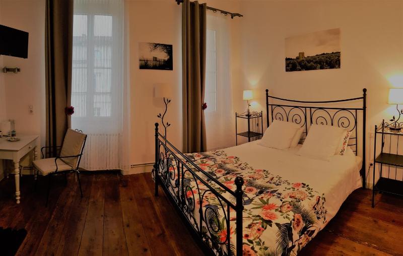 Deluxe Double Room image 3