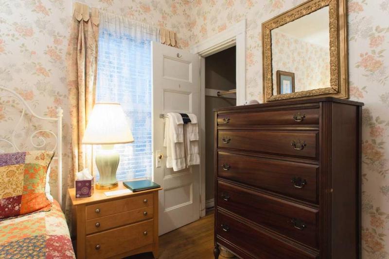 Double Room with Shared External Bathroom image 2
