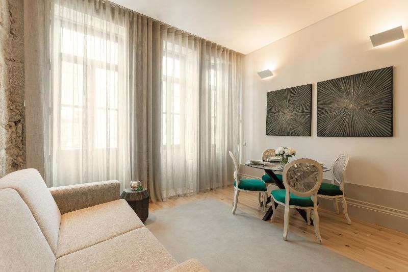 Apartment with Balcony image 3