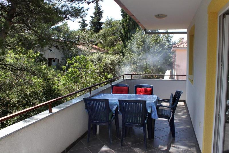 One-Bedroom Apartment with Terrace image 3