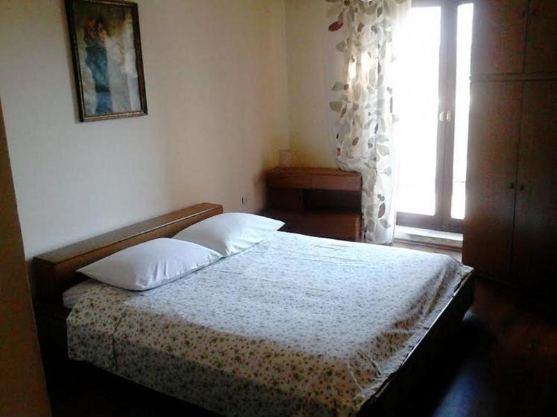 Three-Bedroom Apartment with Terrace image 3