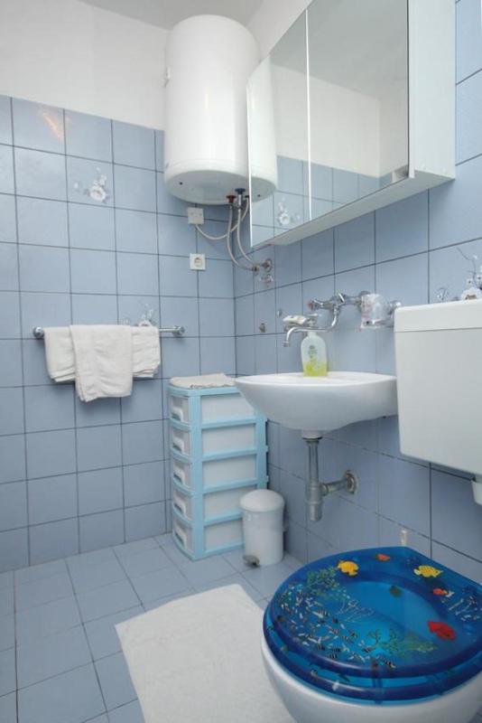 Two-Bedroom Apartment with Terrace and Sea View image 2